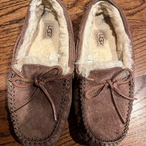 Dakota UGG moccasin slippers